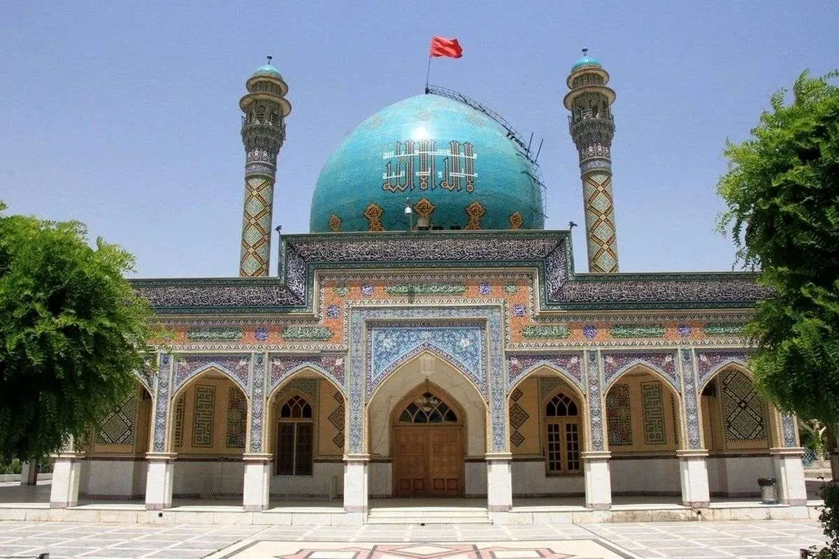 استانهای ایران چند امام زاده دارند؟