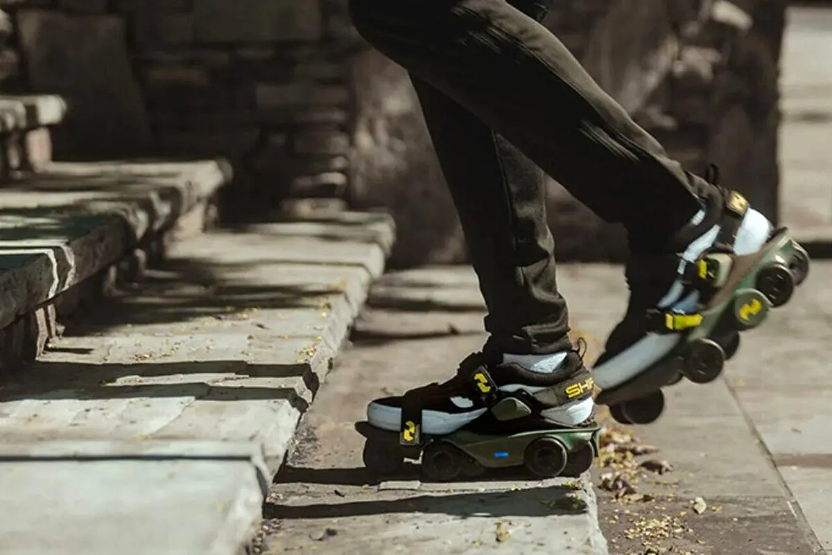 (عکس) کفش‌های هوشمند برای زودتر به مقصد رسیدن