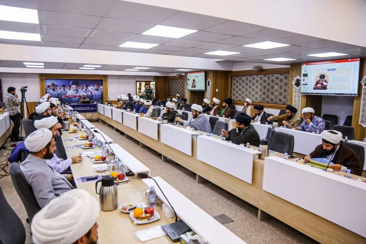 واکنش روزنامه کیهان به حمله به روحانیون: میخواهند ترس در دل روحانیت ایجاد کنند اما زهی خیال باطل!