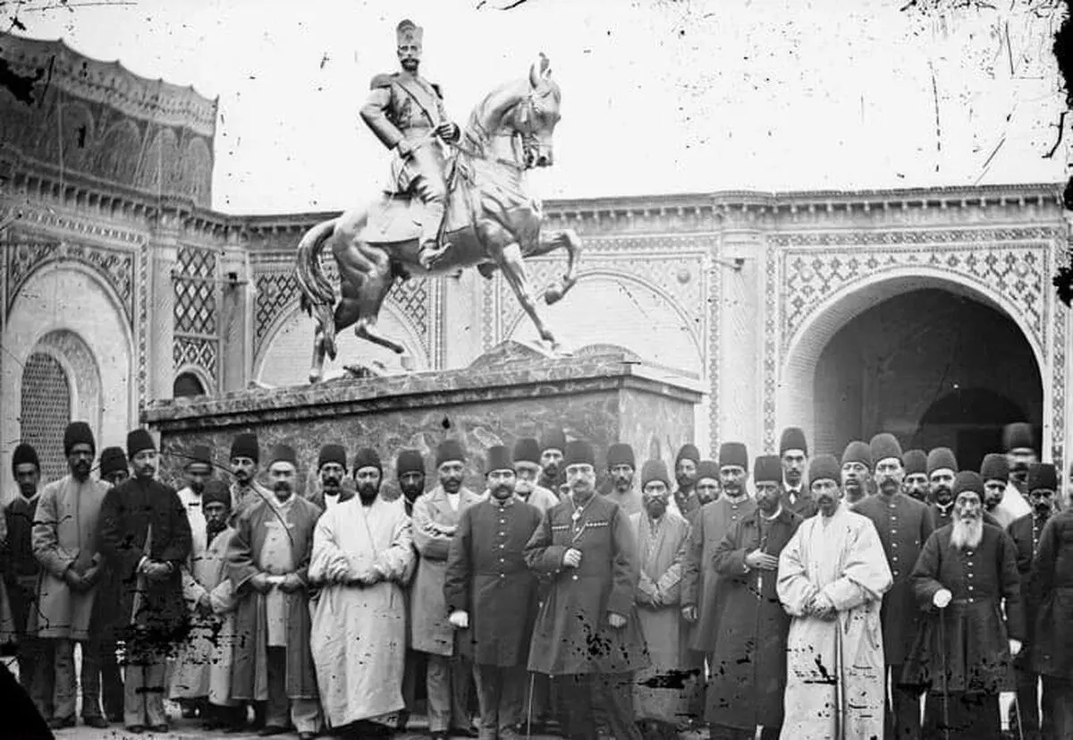 اولین مجسمه‌ای که در تهران نصب شد