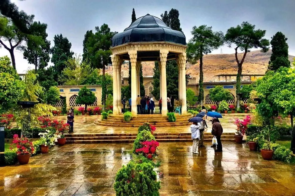 تفال به حافظ امروز چهارشنبه ۲۷ اردیبهشت ۱۴۰۲/ عشق جاده یک طرفه نیست