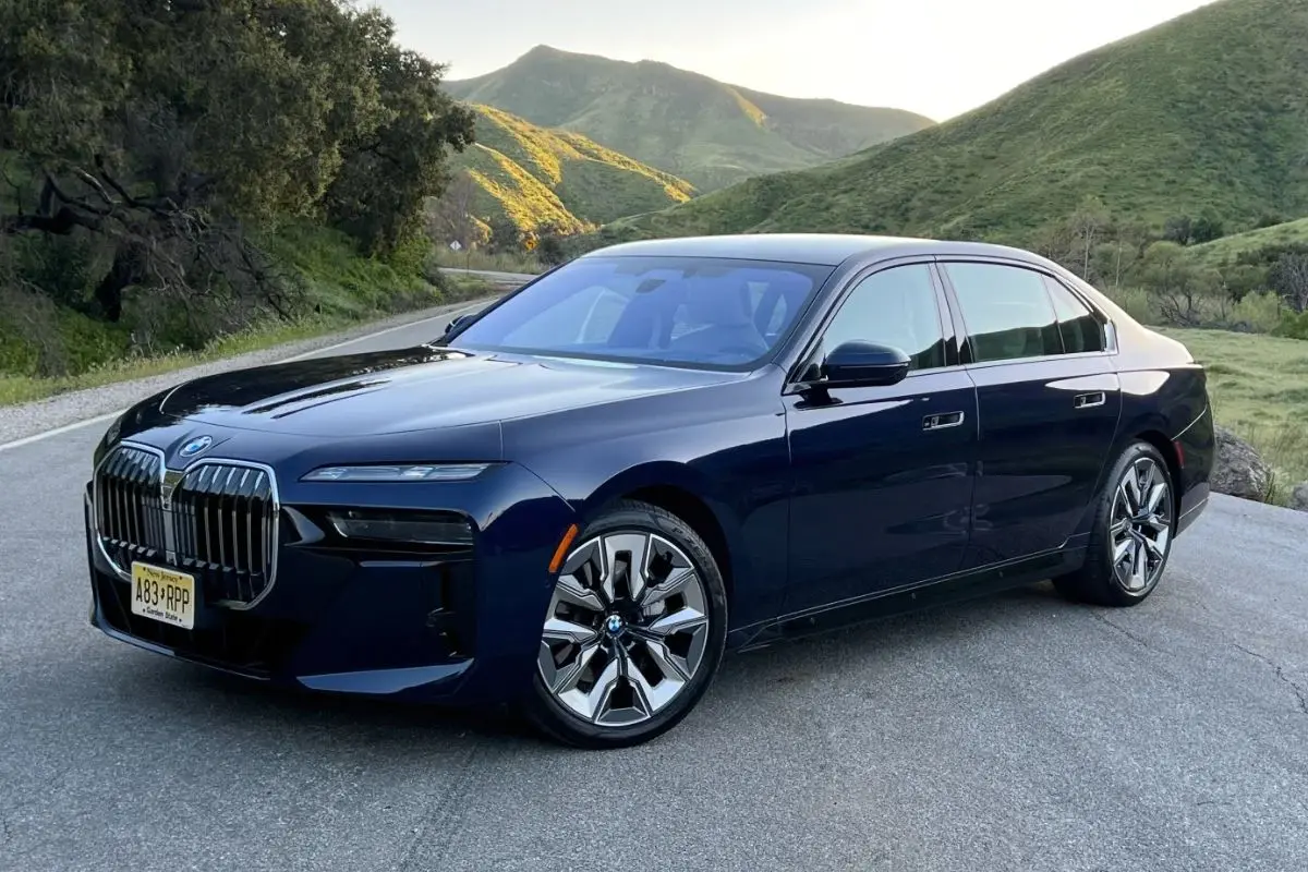 (ویدئو) قیمت عجیب و نجومی لاستیک BMW