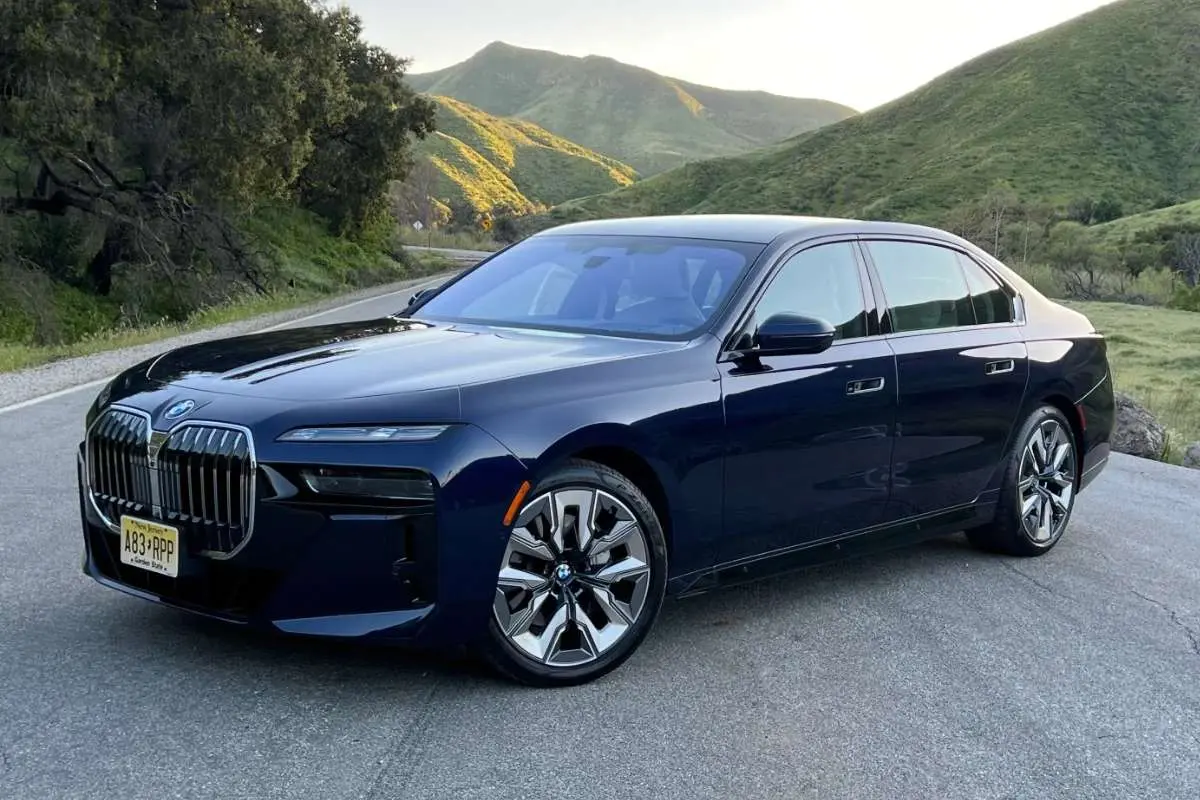 (ویدئو) قیمت عجیب و نجومی لاستیک BMW