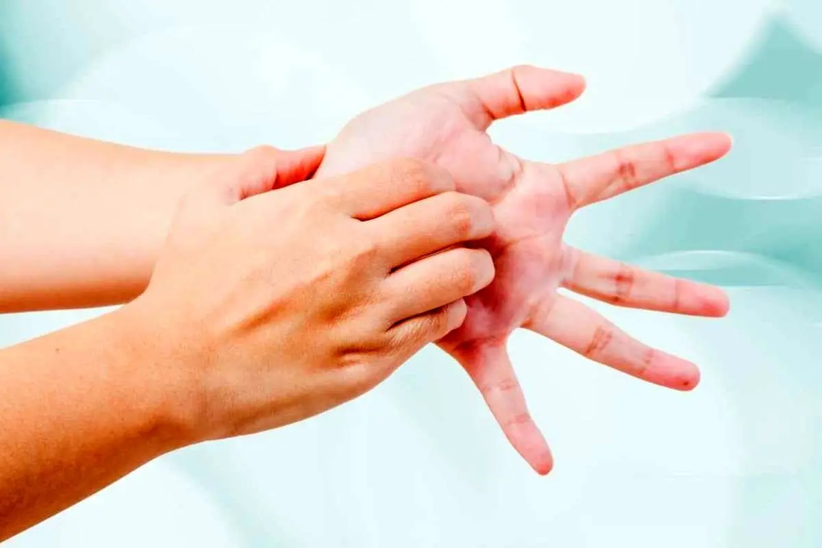 خارش کف دست، خبر از پول می‌دهد یا بیماری؟