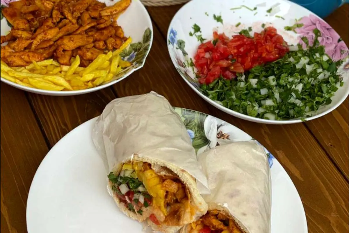 طرز یک ساندویچ ساده و فوری برای پُرمشغله‌ها