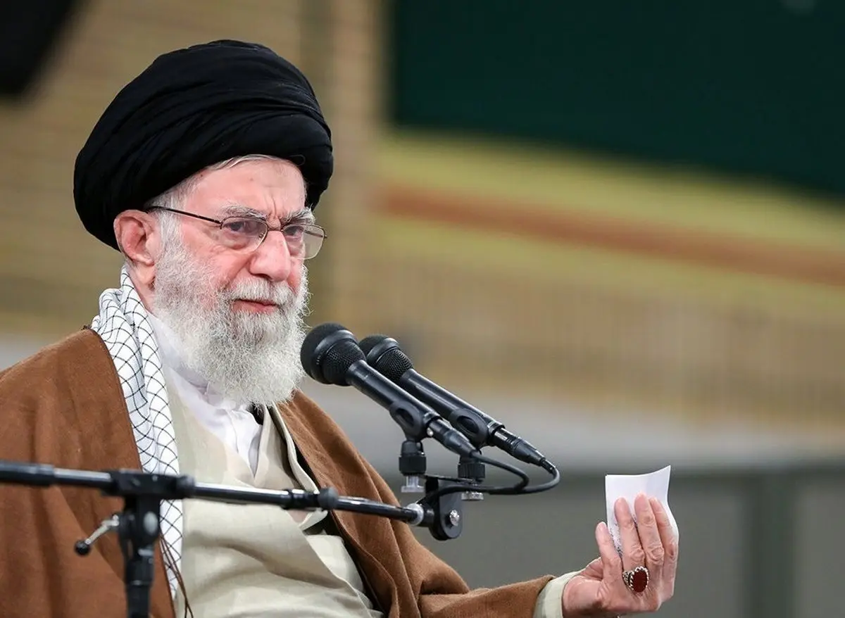 دیدار مسئولان وزارت خارجه و سفیران با رهبر انقلاب