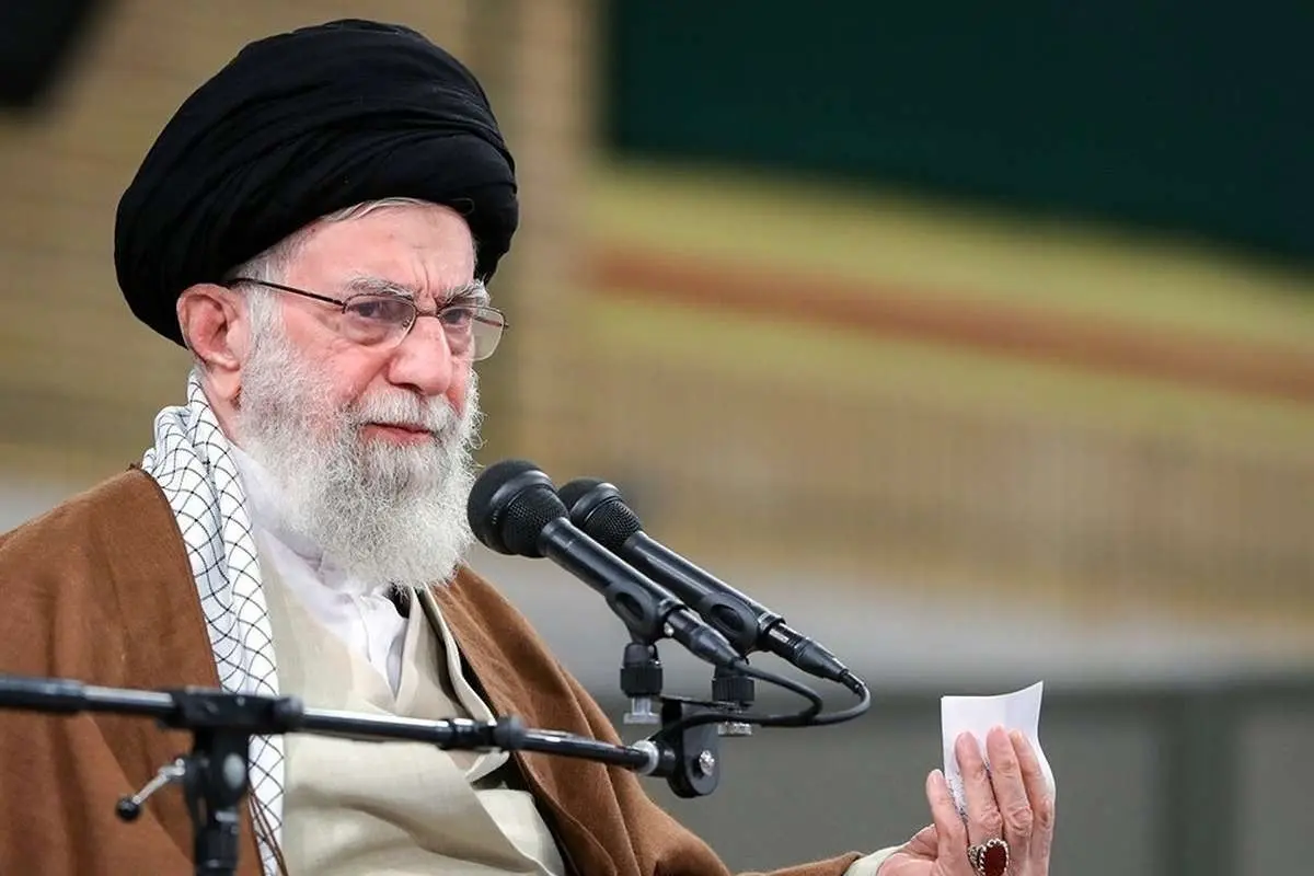 دیدار مسئولان وزارت خارجه و سفیران با رهبر انقلاب