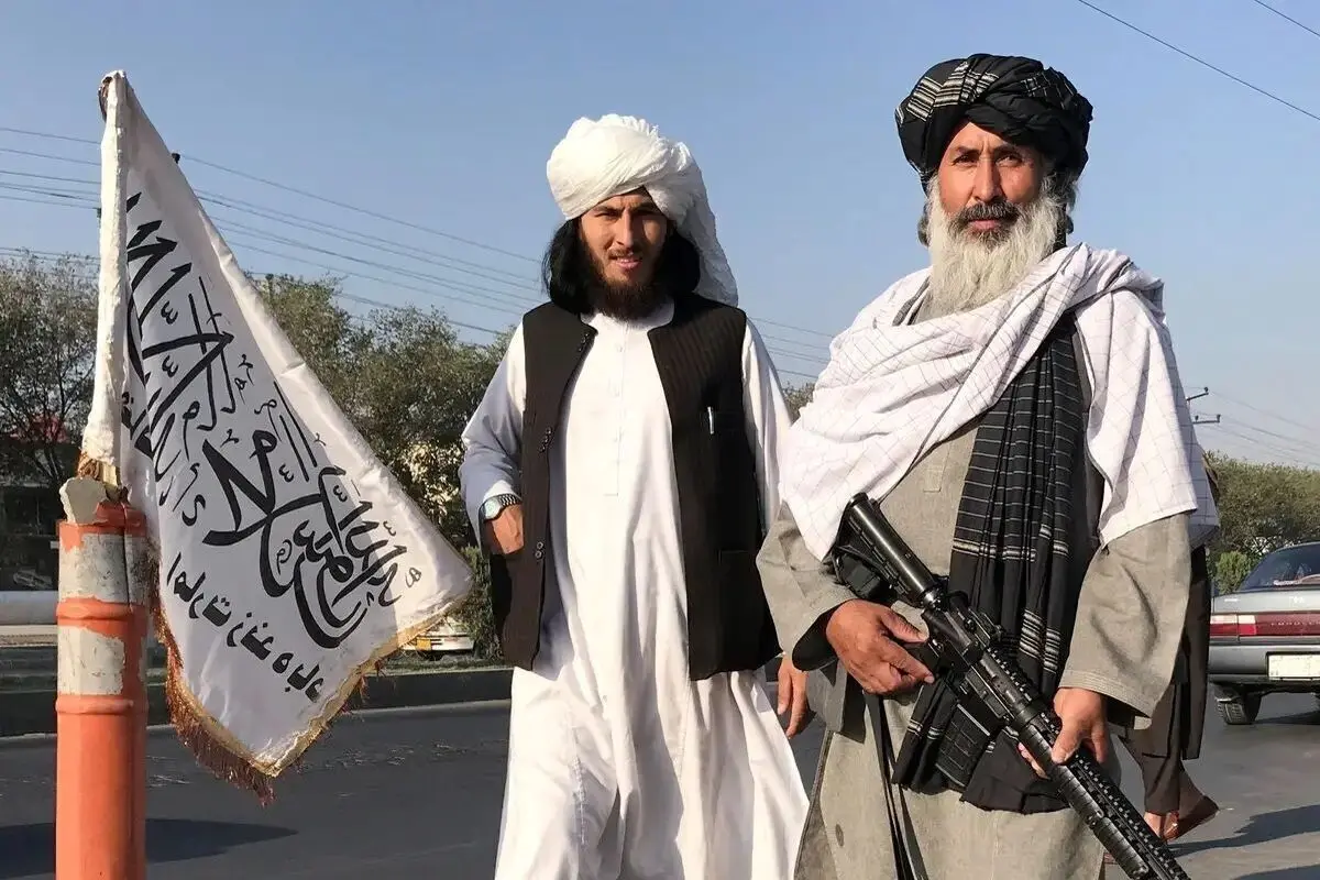 روزنامه جمهوری اسلامی: طالبان، می‌خواهند ایران را درگیر «جنگ» کنند/ سفارت افغانستان را از آنان «پس بگیرید»