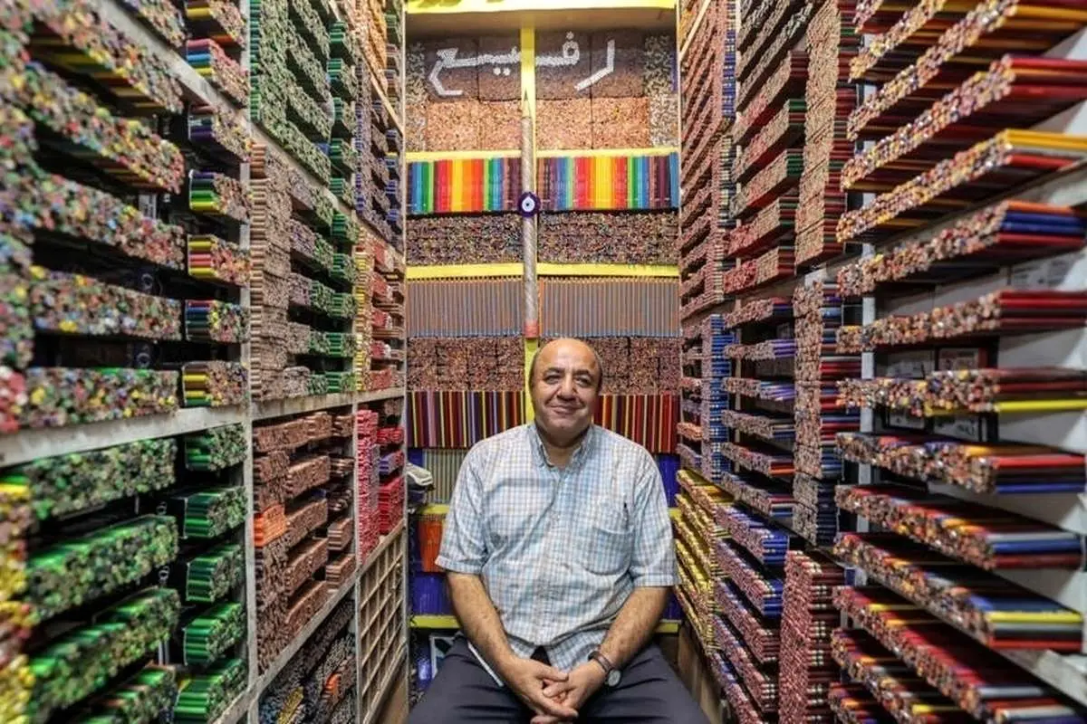 (ویدئو) گزارش رسانه خارجی از مدادفروش وفادار بازار تهران