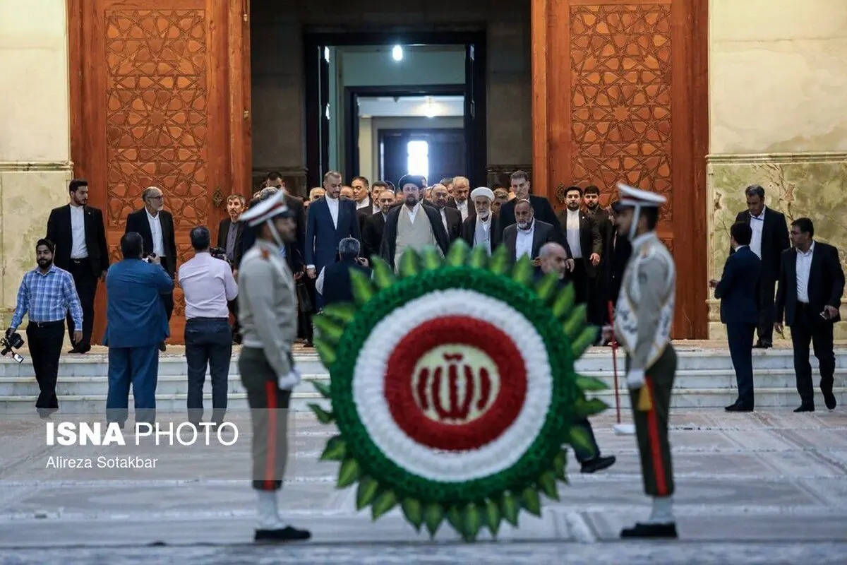 (تصاویر) تجدید میثاق وزیر خارجه و سفرای ایران با آرمان‌های امام