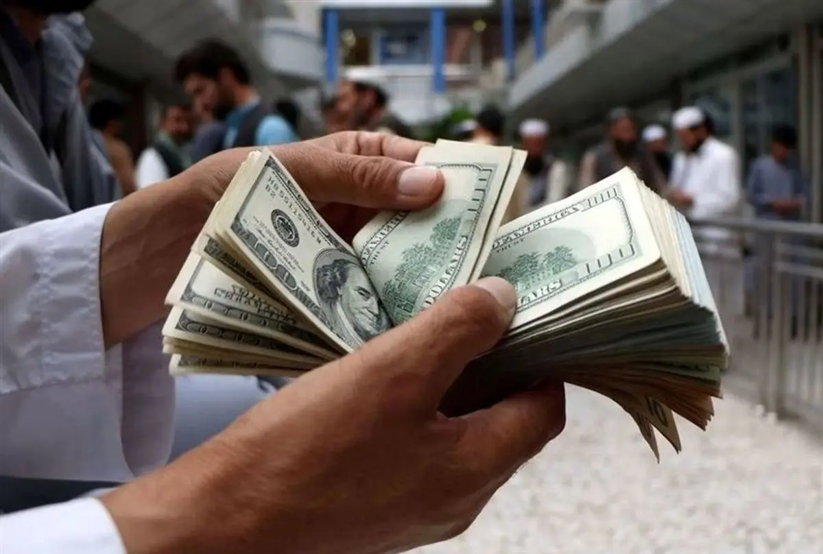 استقبال دلار از سفر سلطان