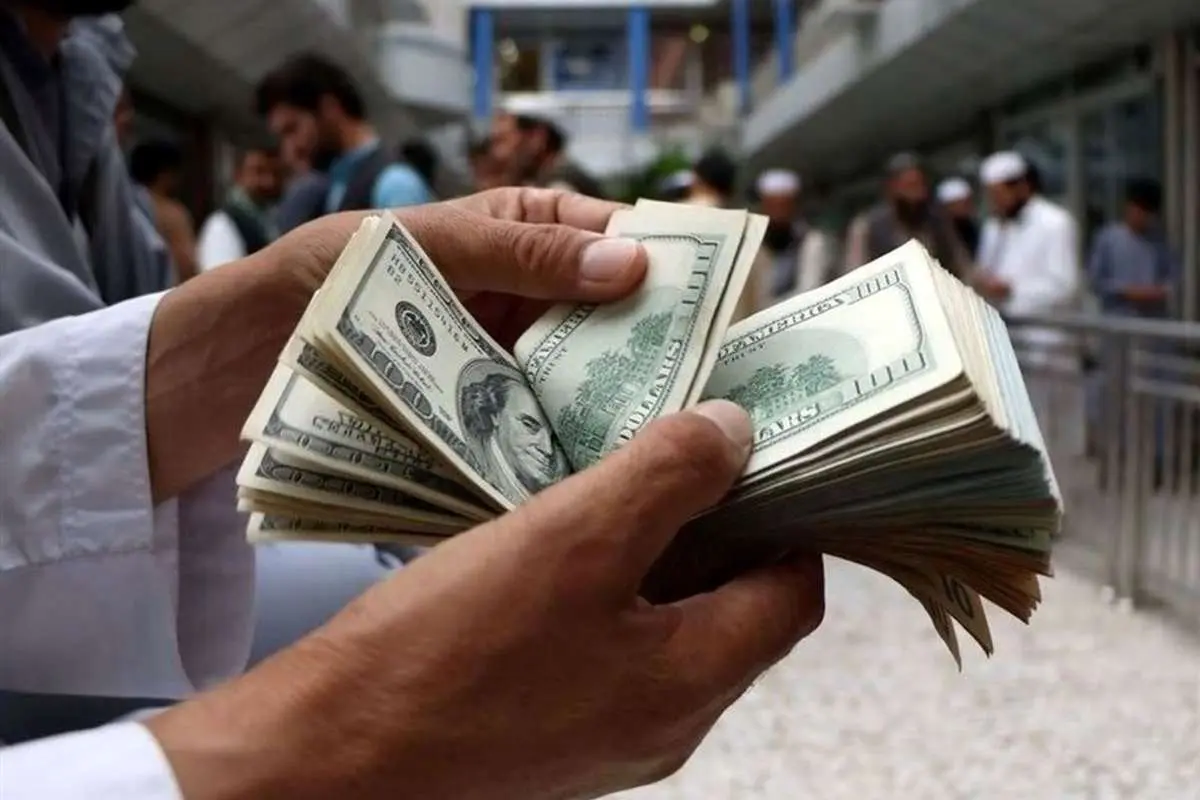 استقبال دلار از سفر سلطان