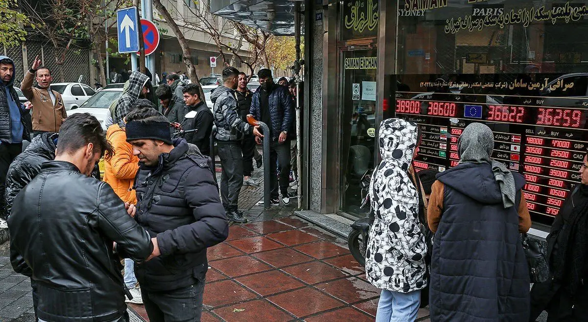 جنگ اخبار در بازار دلار