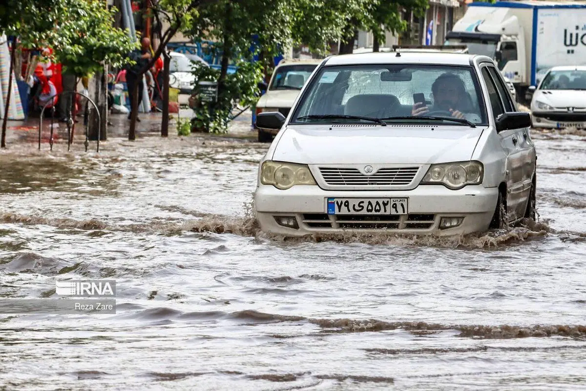 (تصاویر) بارش باران و آبگرفتگی معابر اردبیل