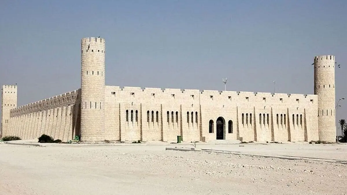 (عکس) معماری کج و مناره شیبدار مسجدی در قطر