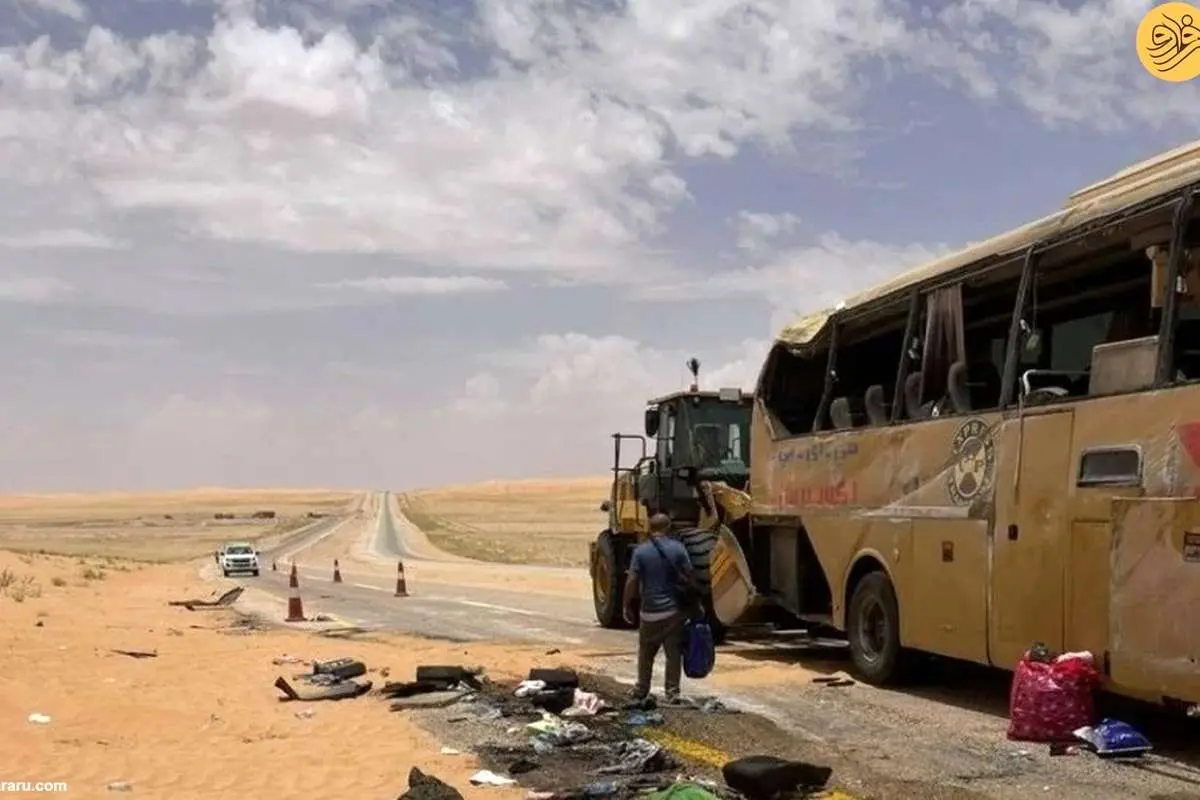 (عکس) واژگونی اتوبوس مسافربری در نجران عربستان