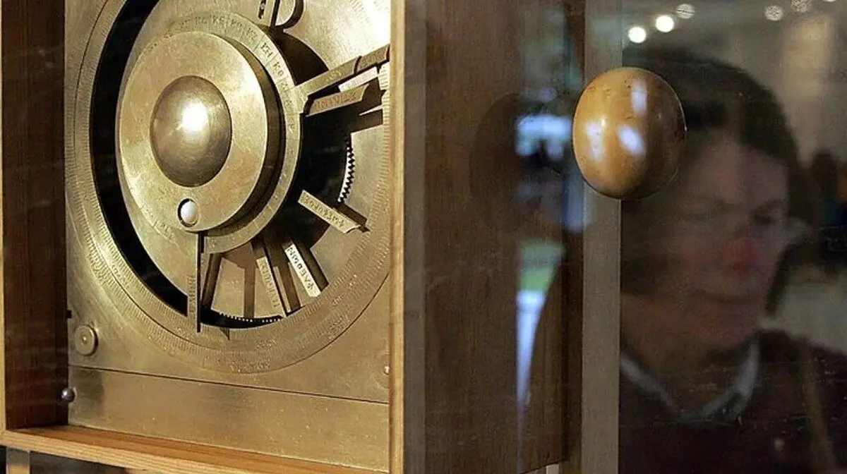 (عکس) کامپیوتری که ۲ هزار سال قدمت دارد!