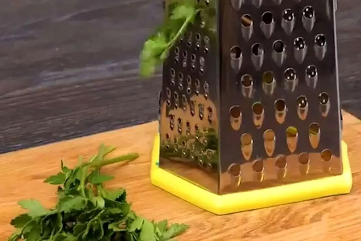 (ویدئو) روش جالب سبزی پاک کردن