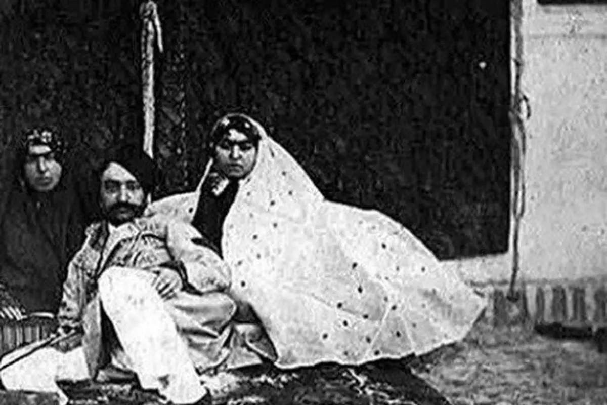 (تصاویر) زنان قاجار زیبا بودند؛ ناصرالدین شاه عکسها را دستکاری میکرد!