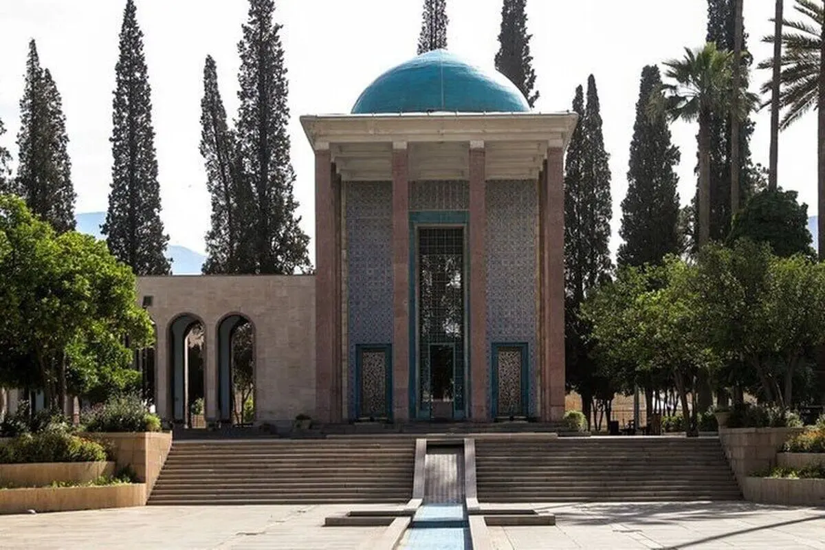 حوض ماهی آرامگاه سعدی خشک شد؛ «۳۰ الی ۴۰ سال اخیر مرمتی در آرامگاه سعدی نداشتیم»