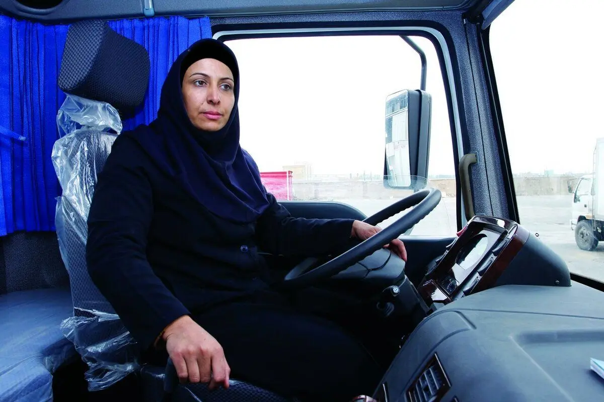 (تصاویر) بانوی تریلی ران