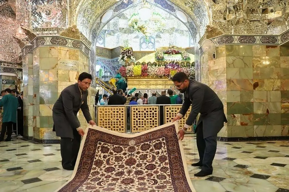 (تصاویر) فرشهای نفیس و گران قیمت در حرم حضرت معصومه (س)