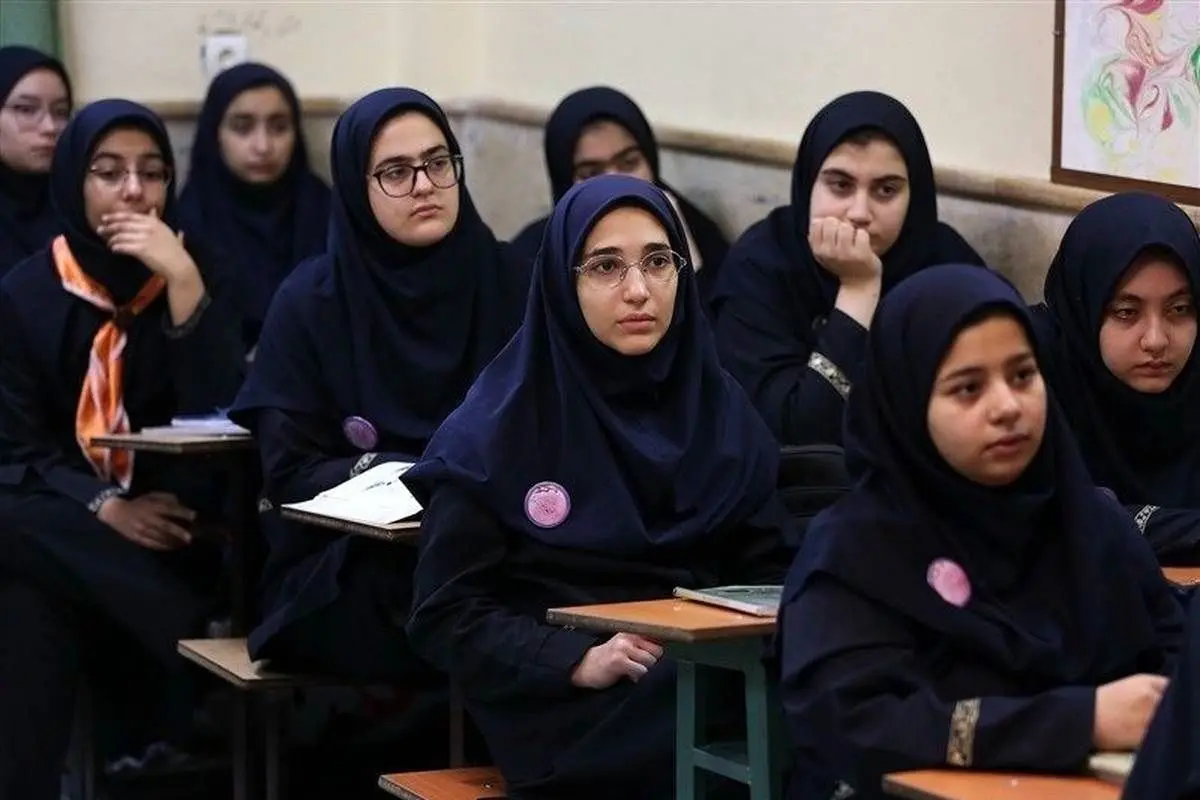 حذف حجاب در مدارس ابتدایی دخترانه در حد پیشنهاد است/ دوست داریم بچه‌هایمان در محیط امن، راحت باشند