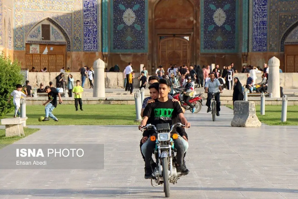 (تصاویر) میدان نقش جهان یا پیست موتورسواران
