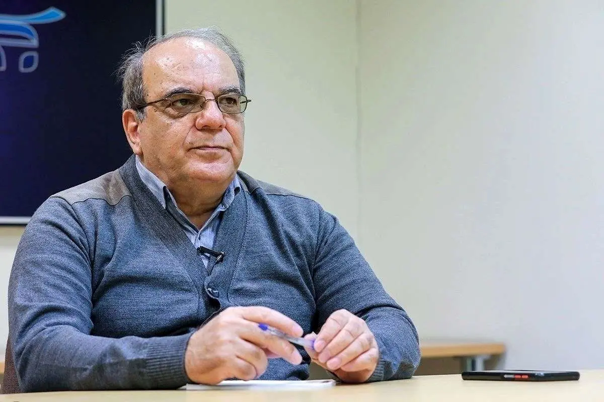 عباس عبدی: بیشتر مسئولان فاقد تجربه کاری هستند