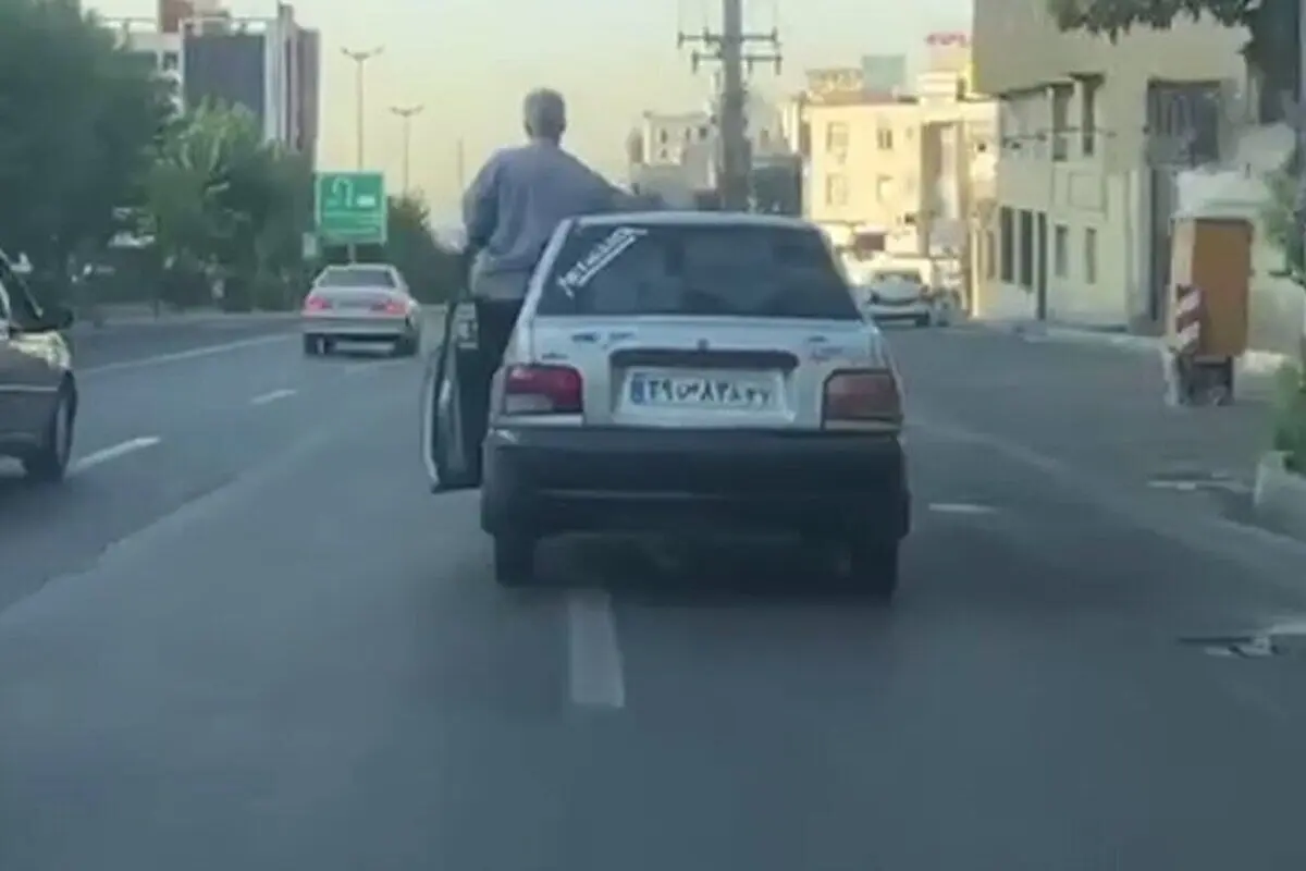 (ویدئو)  حرکت جنون‌آمیز راننده پراید وسط خیابانی در ارومیه