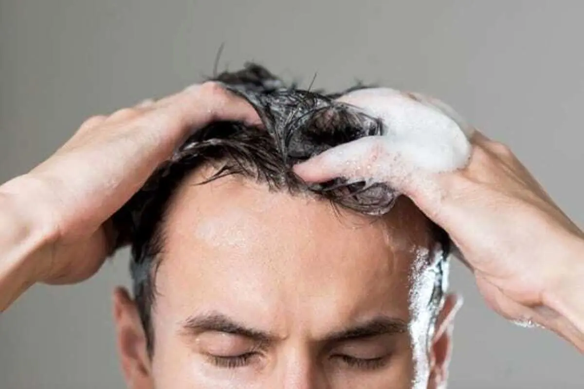 موهای چرب را با چی بشوییم؟