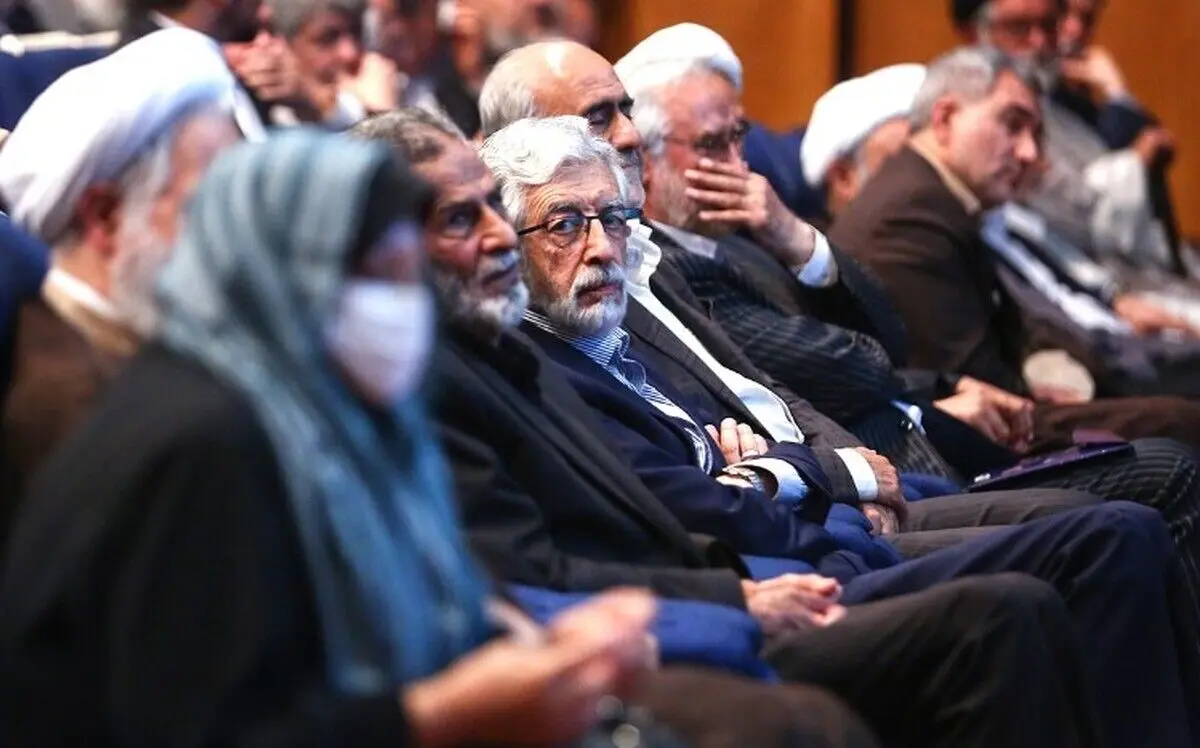 (عکس) برخورد گرم حدادعادل و سیدمحمد خاتمی در مراسم سالگرد دعایی