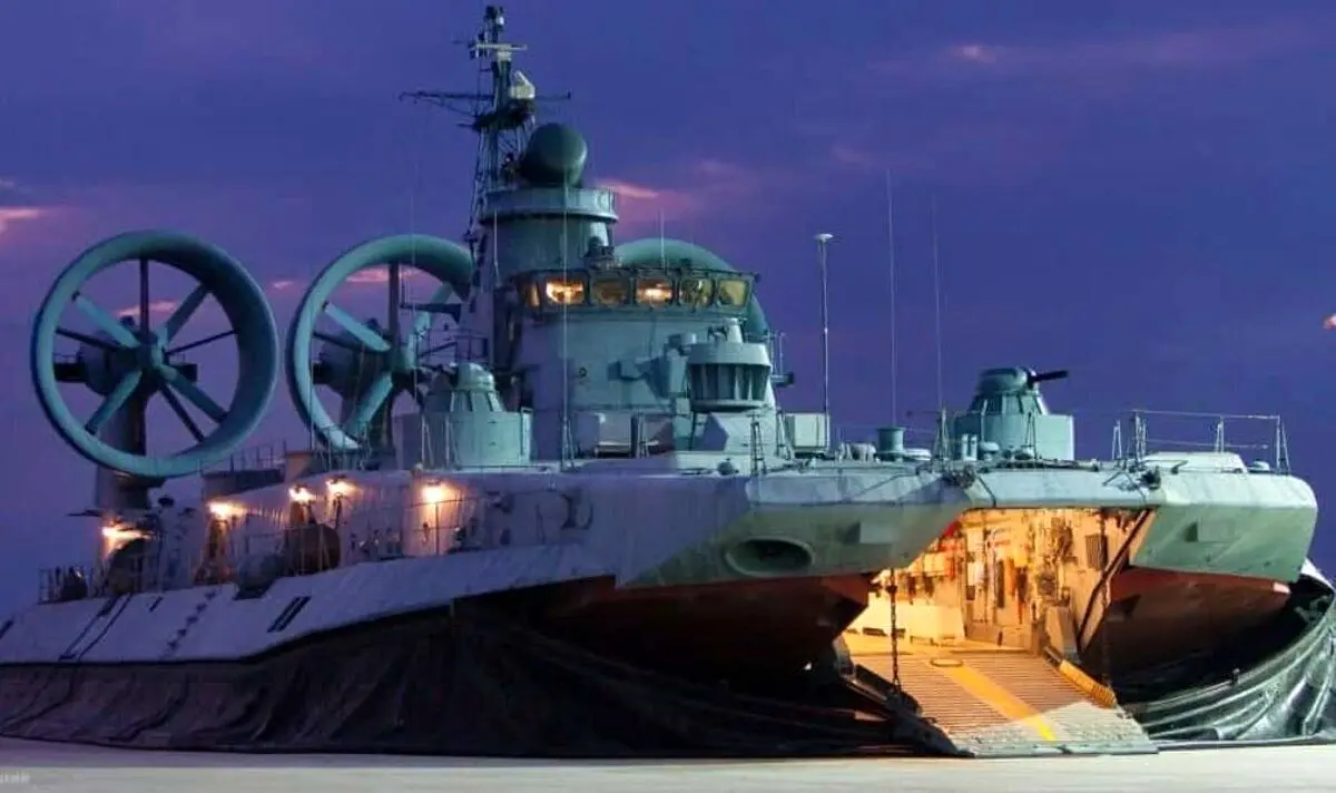 (تصویر) بزرگترین هواناو جهان در روسیه با تسلیحات نابودگر