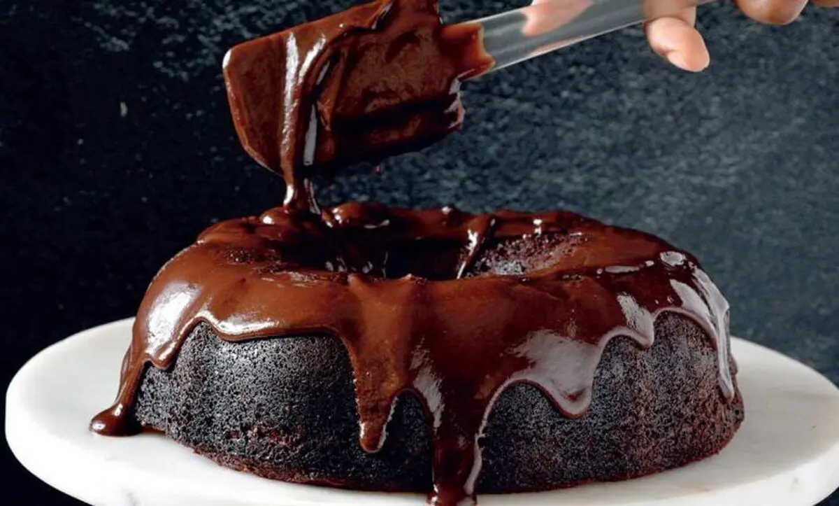 طرز تهیه کیک سیب شکلاتی