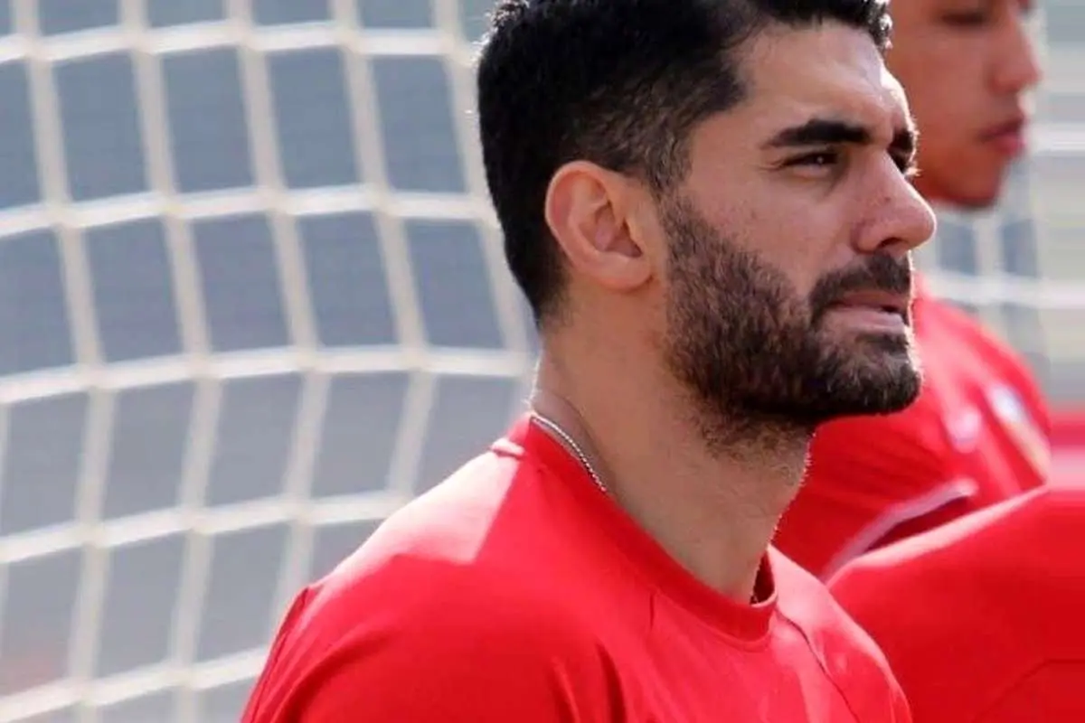 سخنرانی علی کریمی در جمع دانش آموزان ترکیه ای