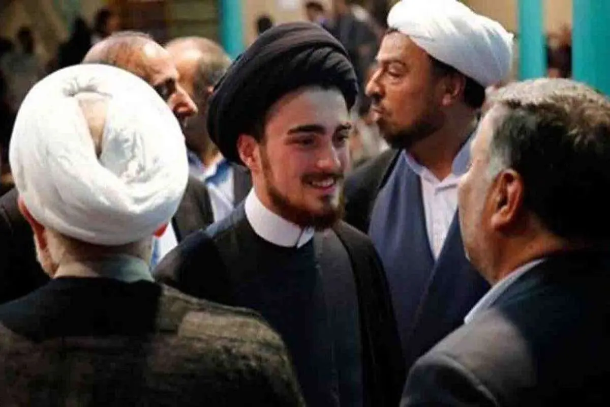 (عکس) تصویر خاص احمدخمینی در بین تماشاگران دربی