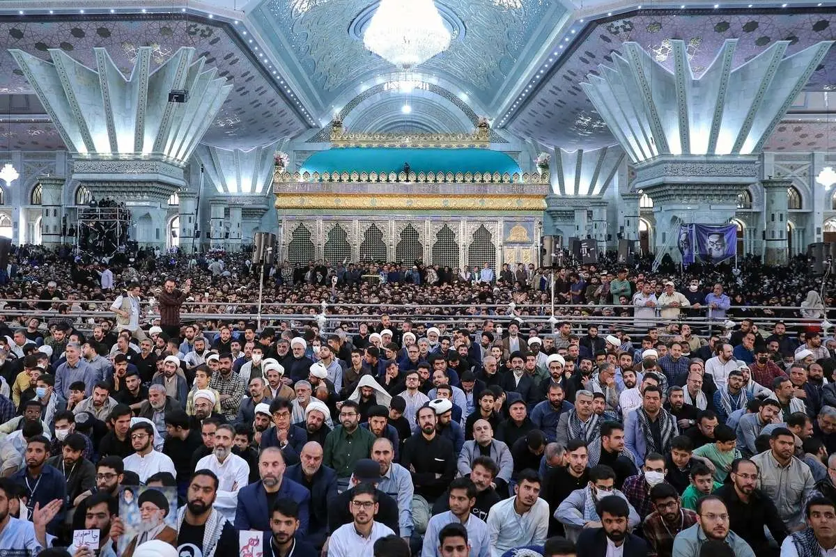 عکس پربازتاب حضور دو زن در مراسم سالگرد ارتحال امام خمینی