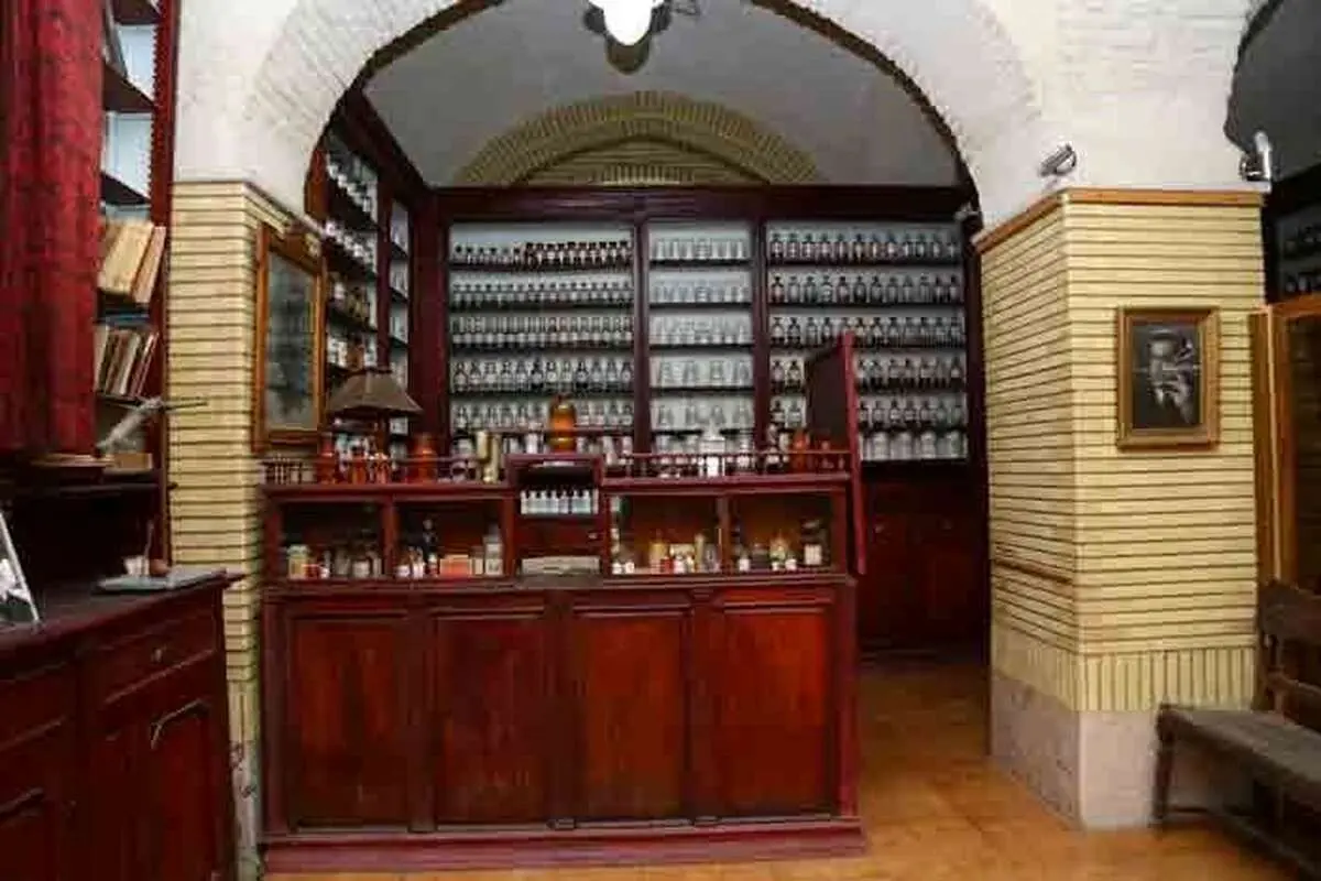 (عکس) نخستین داروخانه تهران