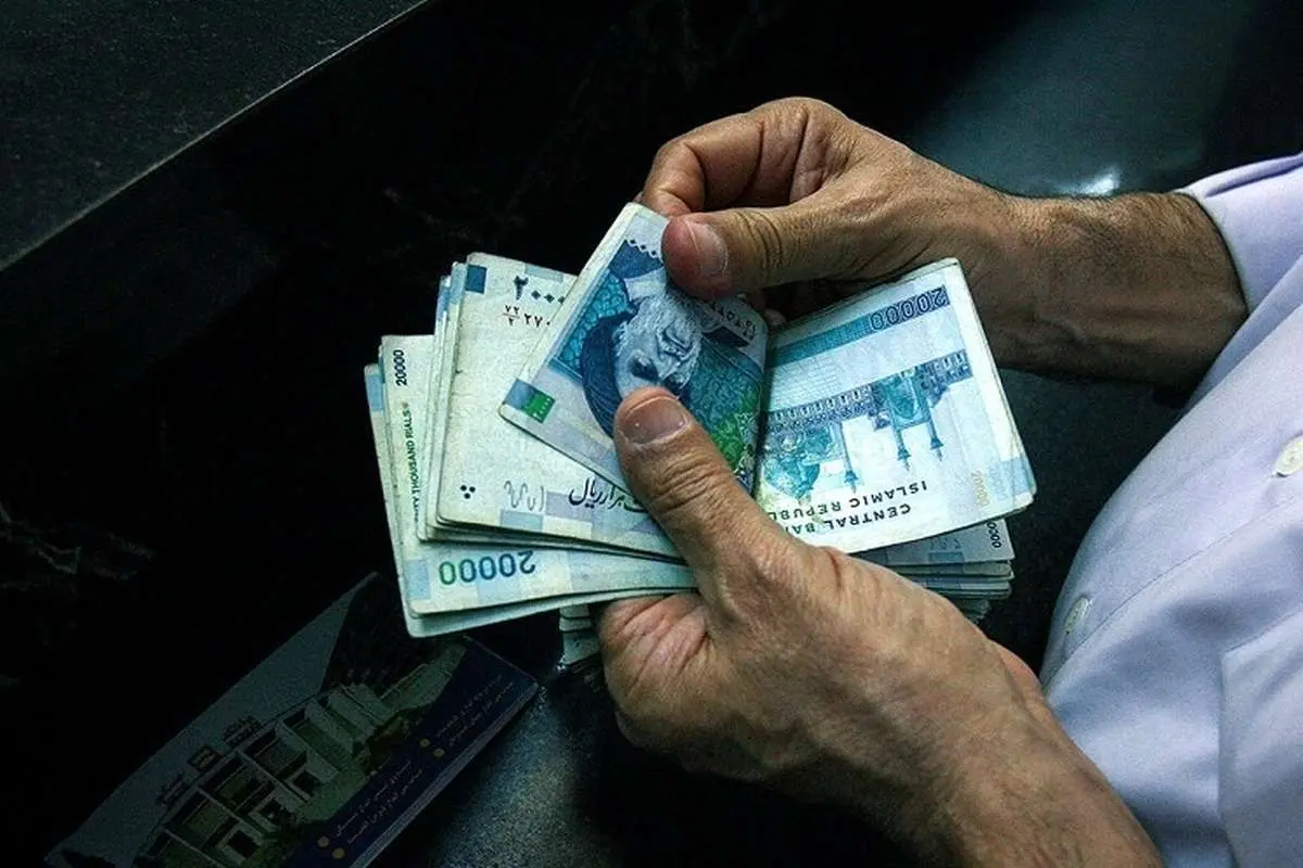 شکایت از دولت در مورد کاهش حقوق بخشی از کارکنان به دیوان عدالت اداری
