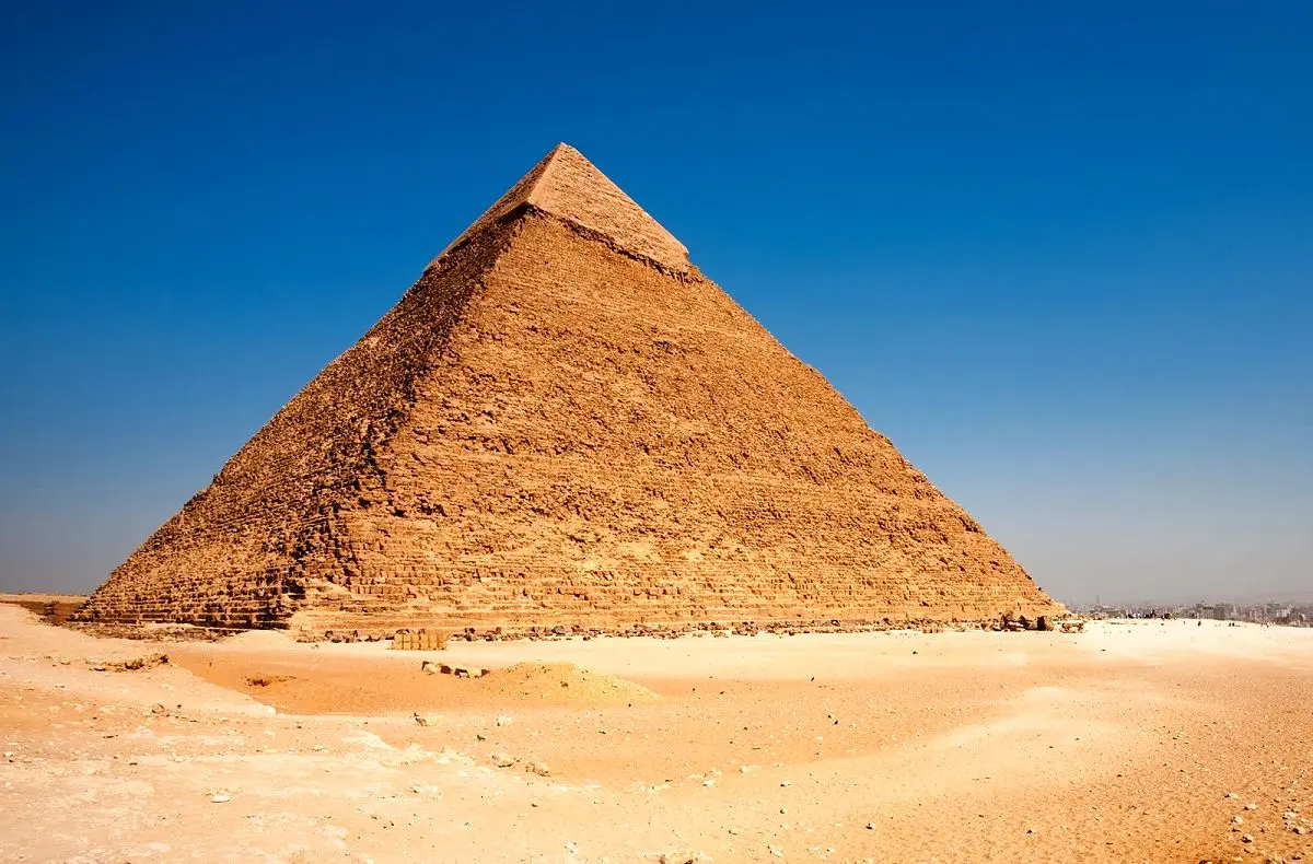 (تصویر) هرم بزرگ مصر از ریخت افتاد/ شاهکار تازه هوش مصنوعی