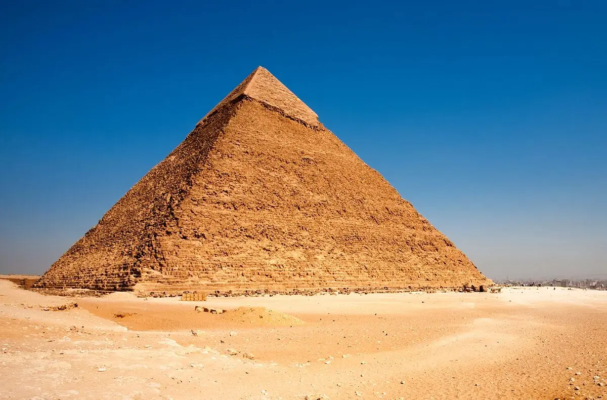 (تصویر) هرم بزرگ مصر از ریخت افتاد/ شاهکار تازه هوش مصنوعی