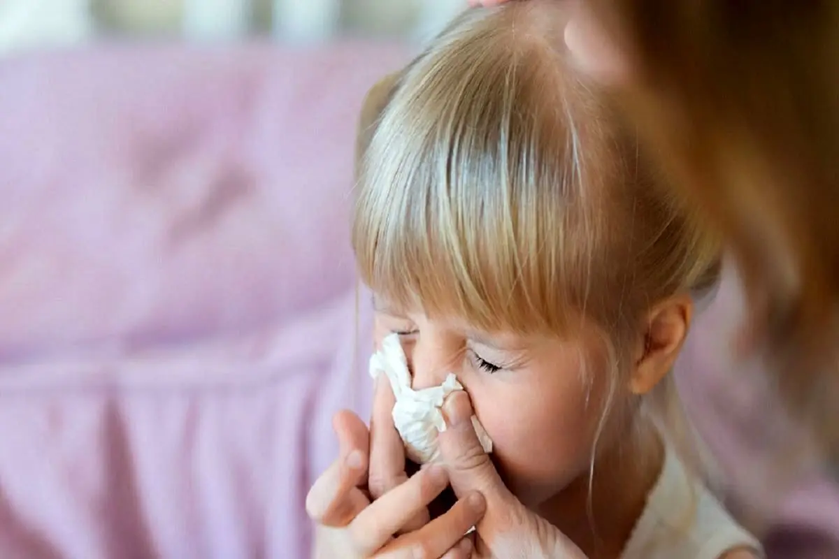 چگونه خون‌دماغ کودکمان را بند بیاوریم