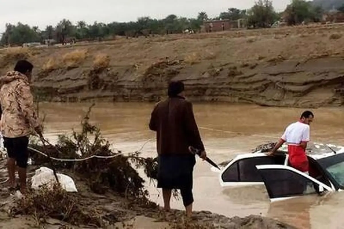 (ویدئو) لحظه هولناک اولیه وقوع سیل در جاده کرج به چالوس