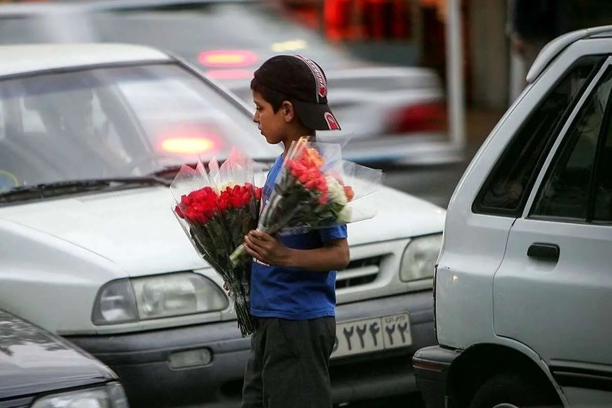عضو شورای شهر: آمار کودکان کار در خیابانهای تهران ۷۰ هزار است؛ ۸۰ درصد آنها ایرانی نیستند