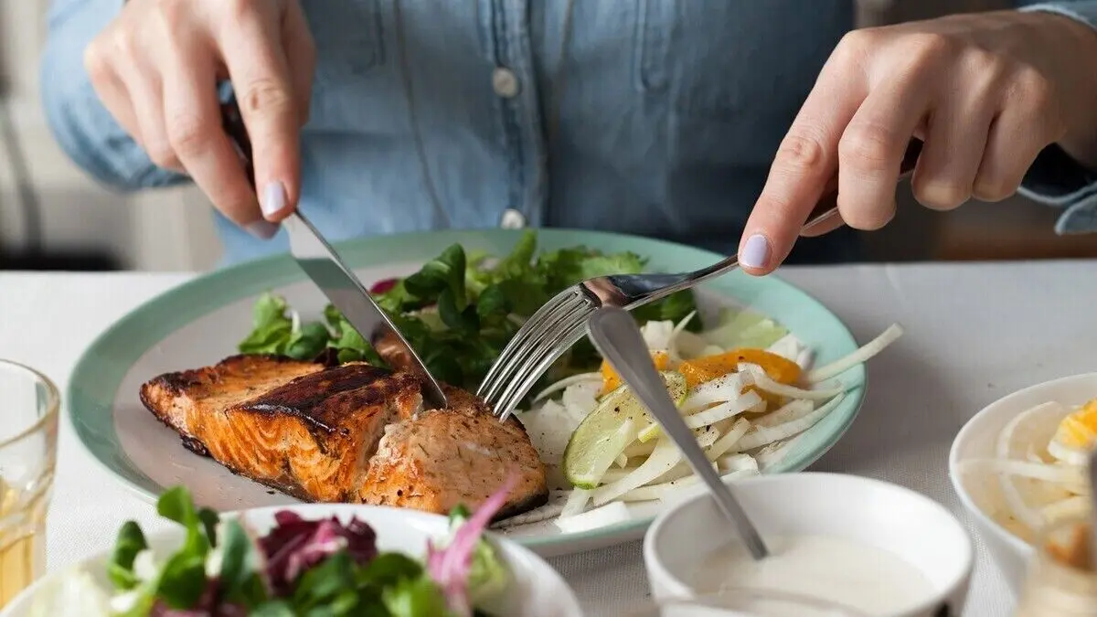 کارهای اشتباه قبل و بعد از غذا خوردن