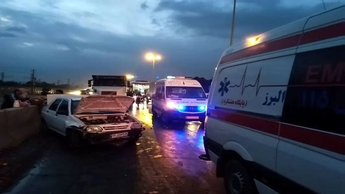 (ویدئو) تصادف ۳۰ دستگاه خودرو در اتوبان قزوین - کرج