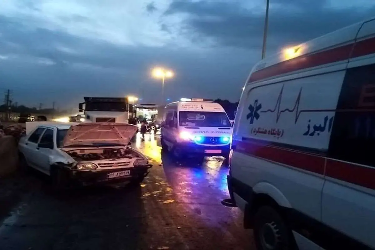 (ویدئو) تصادف ۳۰ دستگاه خودرو در اتوبان قزوین - کرج