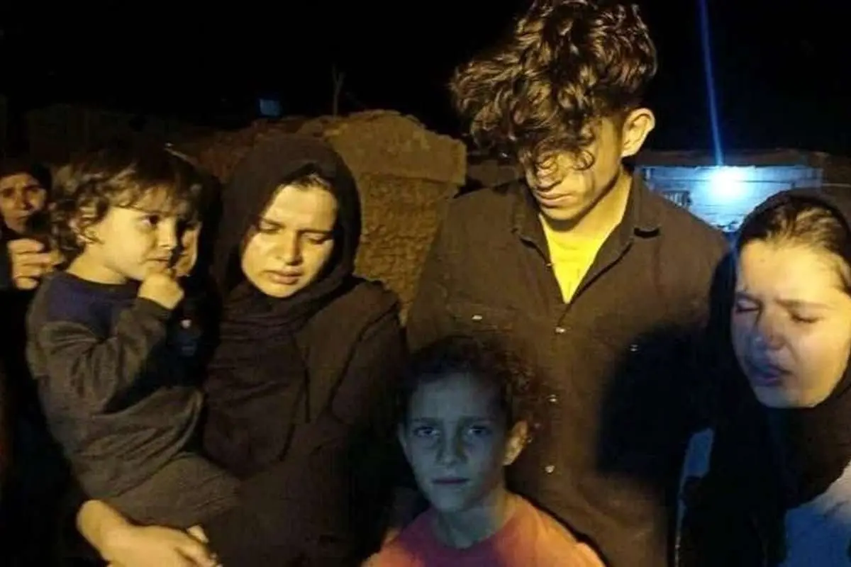 (ویدئو) گریه‌های فرزند شهید محمد قنبری پس از شهادت پدرشان