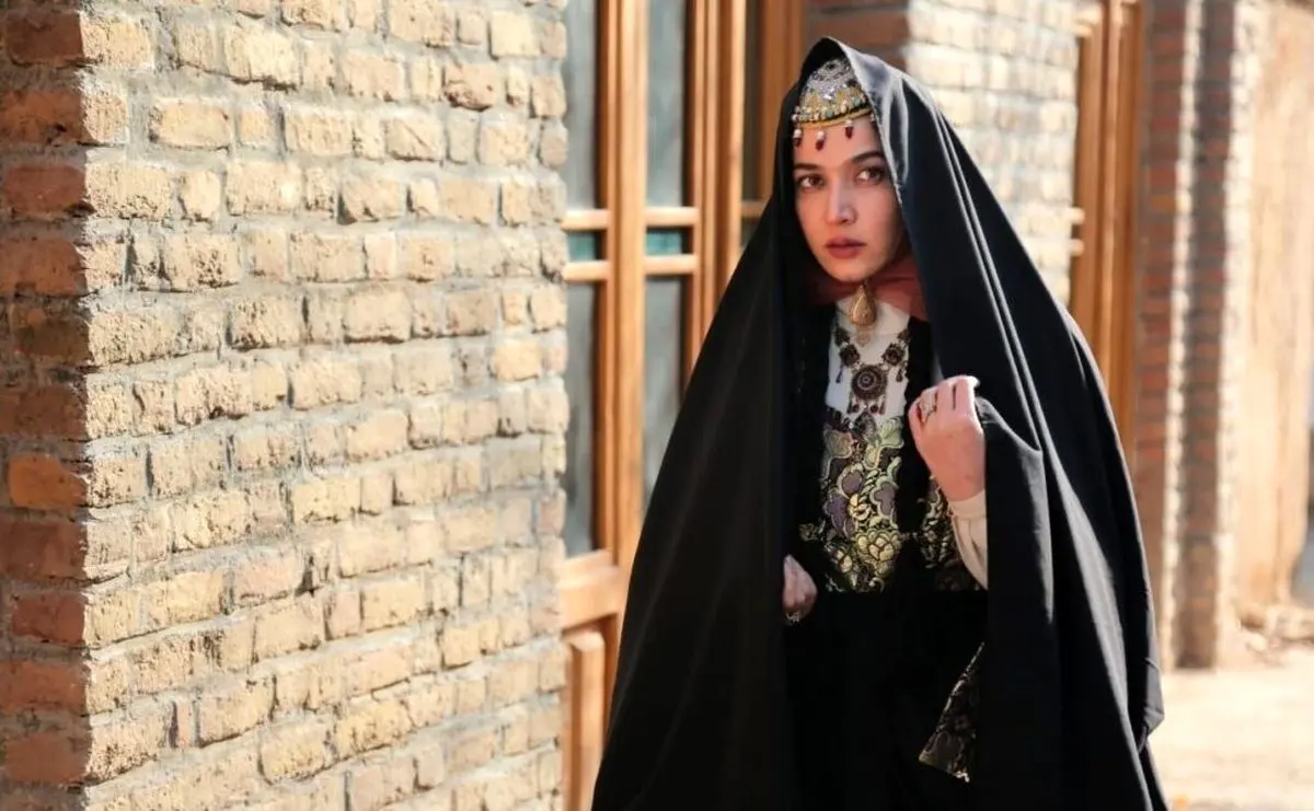 (عکس) سانسور عجیب چهره شخصیت زن سریال «آتش و باد» صدای الهام نامی را درآورد