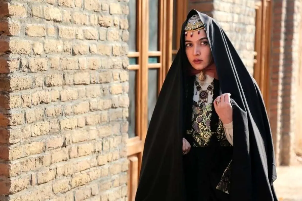 (عکس) سانسور عجیب چهره شخصیت زن سریال «آتش و باد» صدای الهام نامی را درآورد